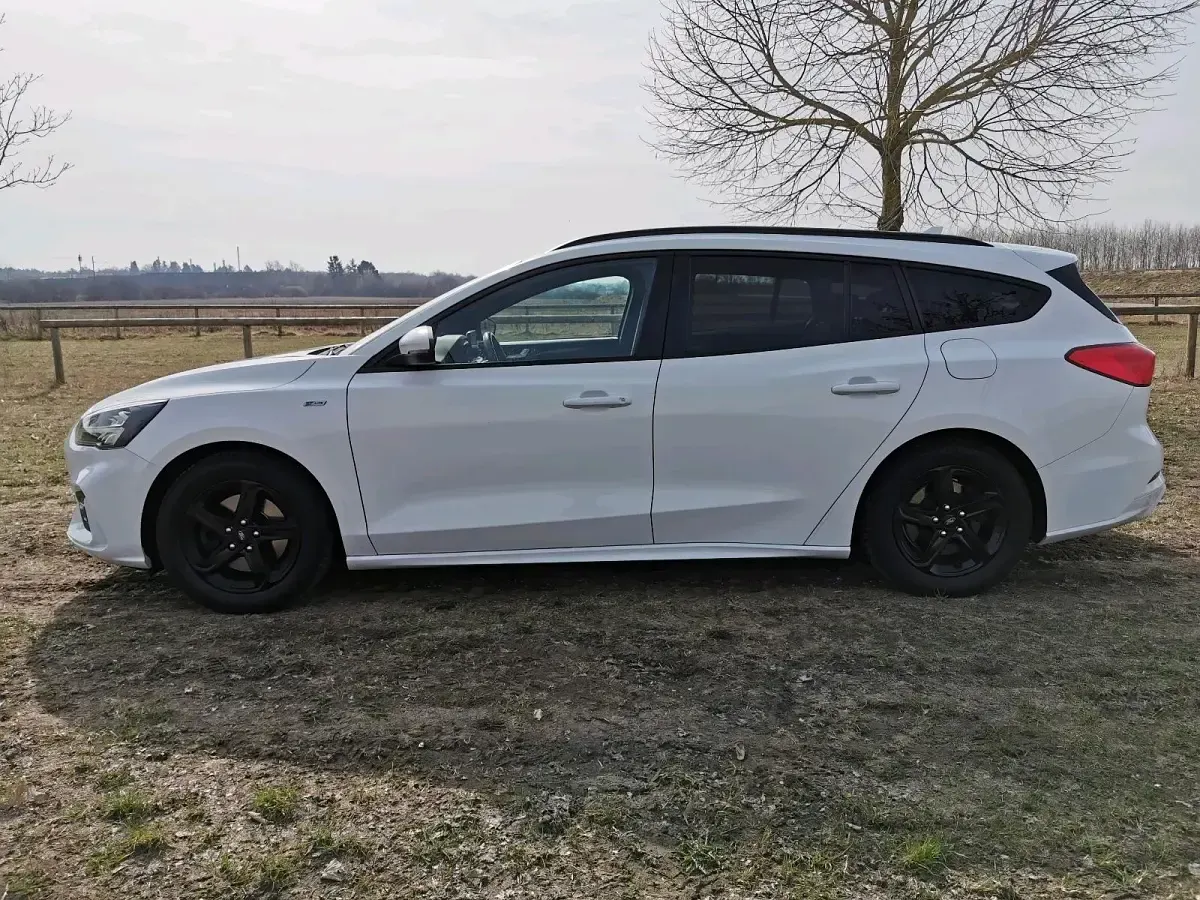 Używany Ford Focus ST-Line 150 KM (110 kW) 2020 Biały Kombi