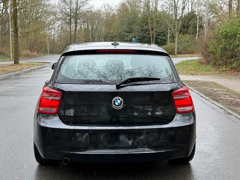 Gebraucht BMW 116 116 PS (85 kW) 2011 Schwarz Kleinwagen