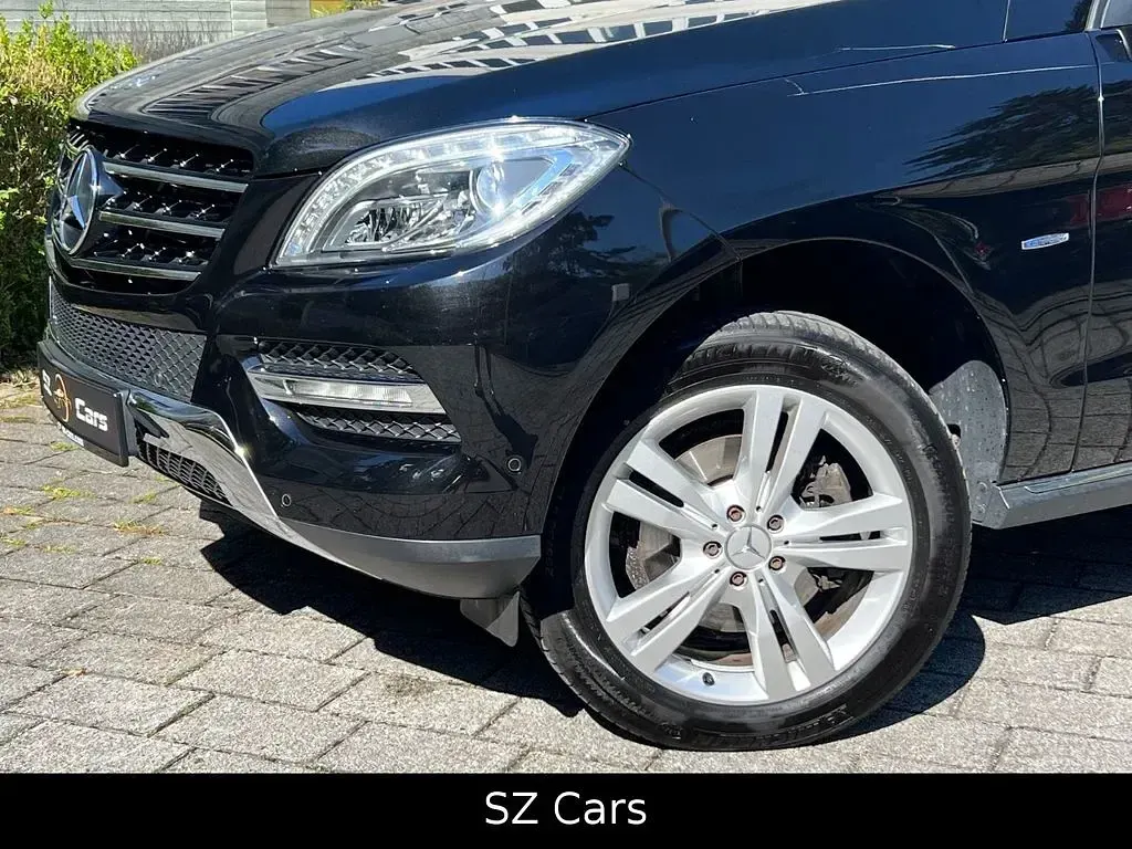 Gebraucht Mercedes ML350 258 PS (189 kW) 2012 Obsidianschwarz SUV