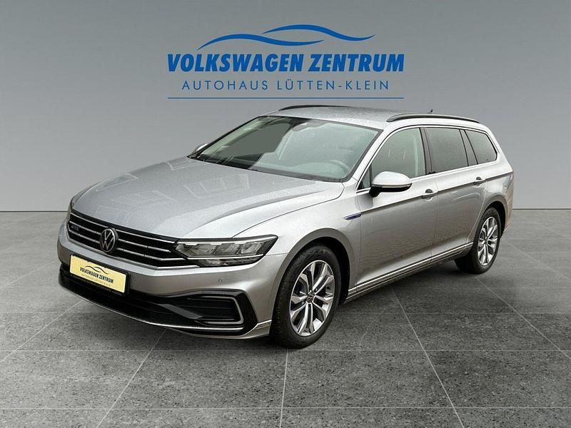 Gebraucht VW Passat GTE 156 PS (114 kW) 2022 Silber Kombi