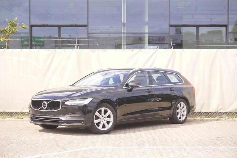 Schwarz Gebraucht 2017 Volvo V90 Momentum Kombi | 11.400 € (Teuer) - Bild 1/4