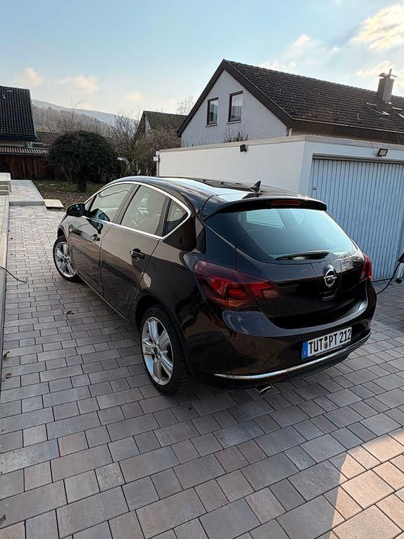 Gebraucht Opel Astra Excellence 140 PS (102 kW) 2015 Braun Limousine