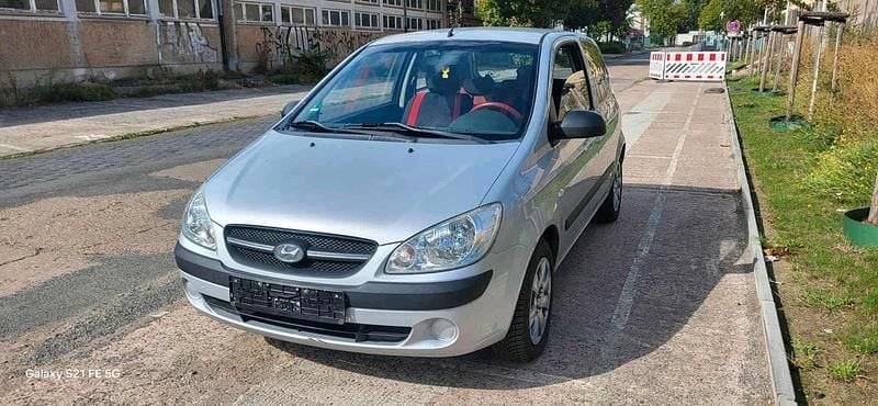 Grau Gebraucht 2009 Hyundai Getz Kleinwagen | 1.499 € (Fairer Preis) - Bild 1/4