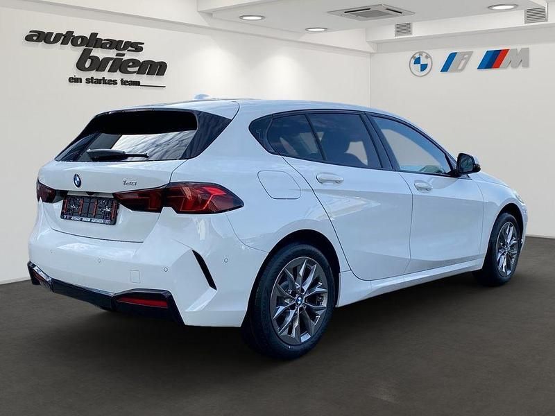 Neu BMW 120 170 PS (125 kW) 2025 Alpinweiss iii Kleinwagen