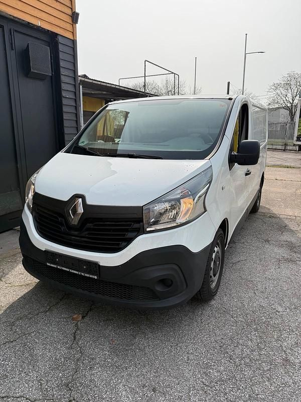 Gebraucht Renault Trafic 100 PS (73 kW) 2015 Weiß Van / Kleinbus