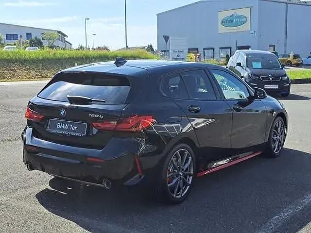 Gebraucht BMW 128 Performance 265 PS (194 kW) 2023 Black sapphire Limousine
