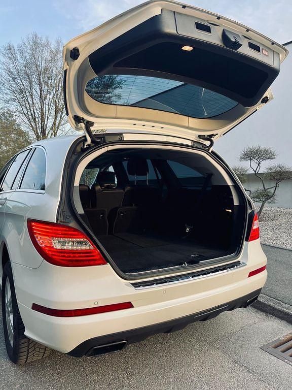 Gebraucht Mercedes R350 265 PS (194 kW) 2013 Weiß Van / Kleinbus