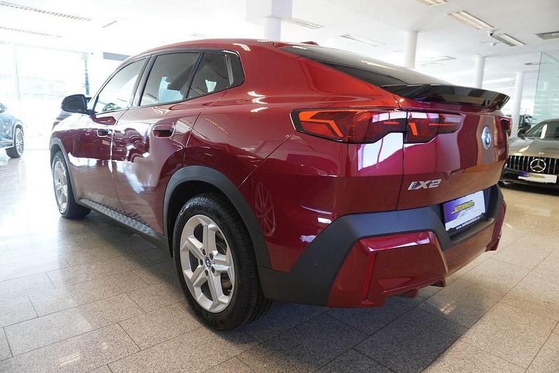 Gebraucht BMW iX2 150 kW (204 PS) 2024 Rot SUV
