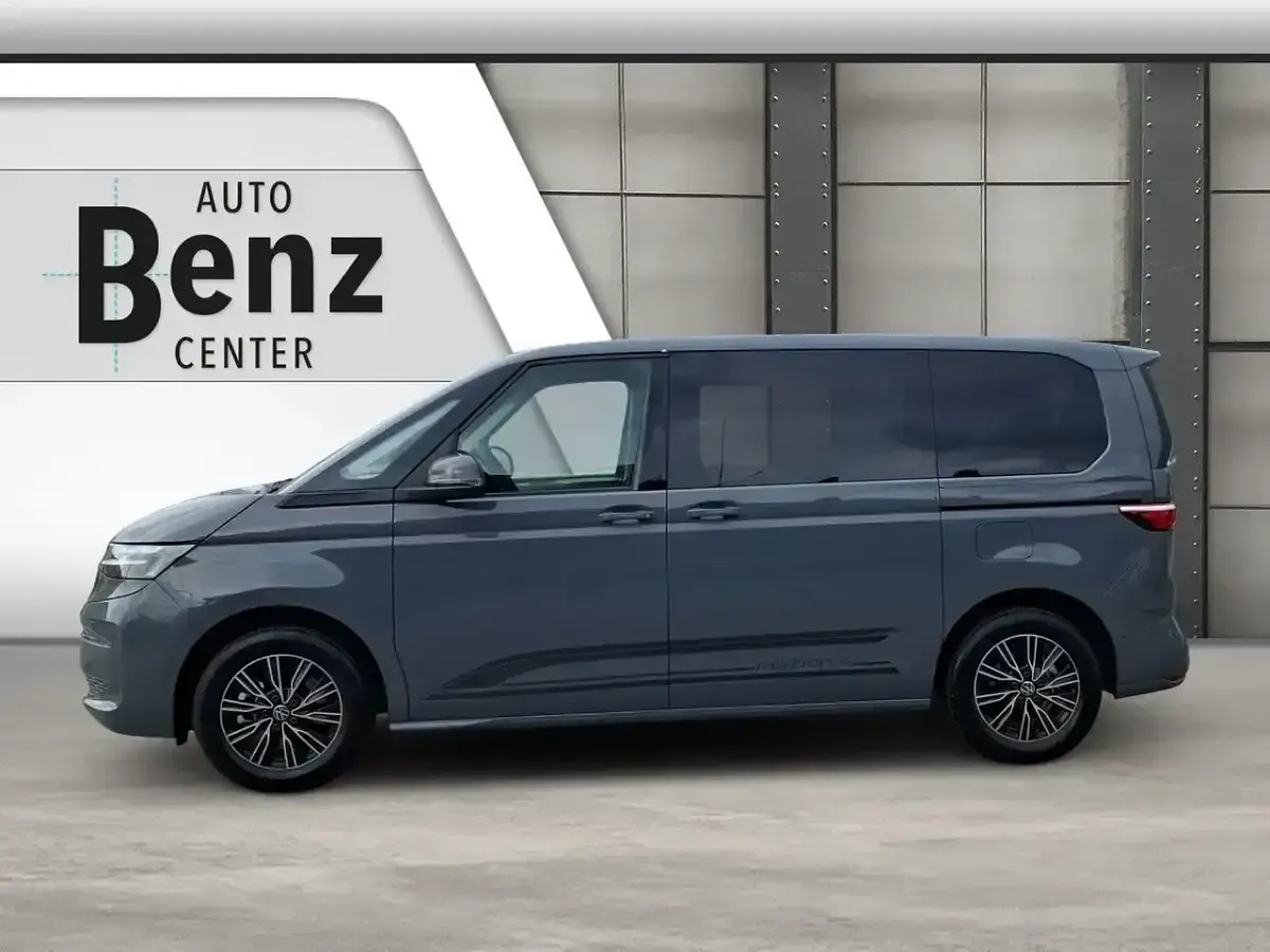 Gebraucht VW Multivan Life 150 PS (110 kW) 2025 Grau Van / Kleinbus