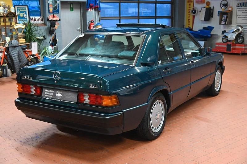 Gebraucht Mercedes 190 90 PS (66 kW) 1992 Grün Limousine
