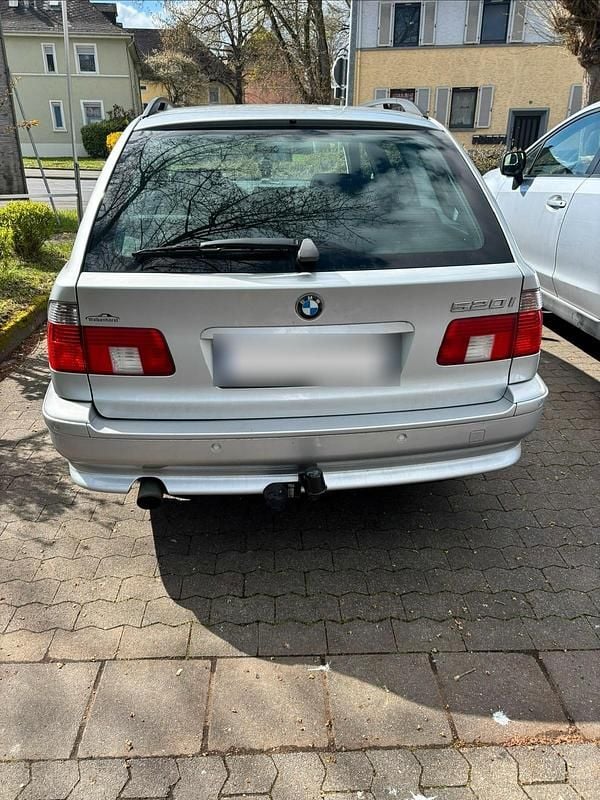 Gebraucht BMW 520 170 PS (125 kW) 2001 Silber Kombi