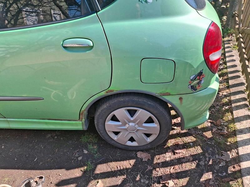 Gebraucht Daihatsu Sirion 55 PS (40 kW) 2001 Grün Kleinwagen