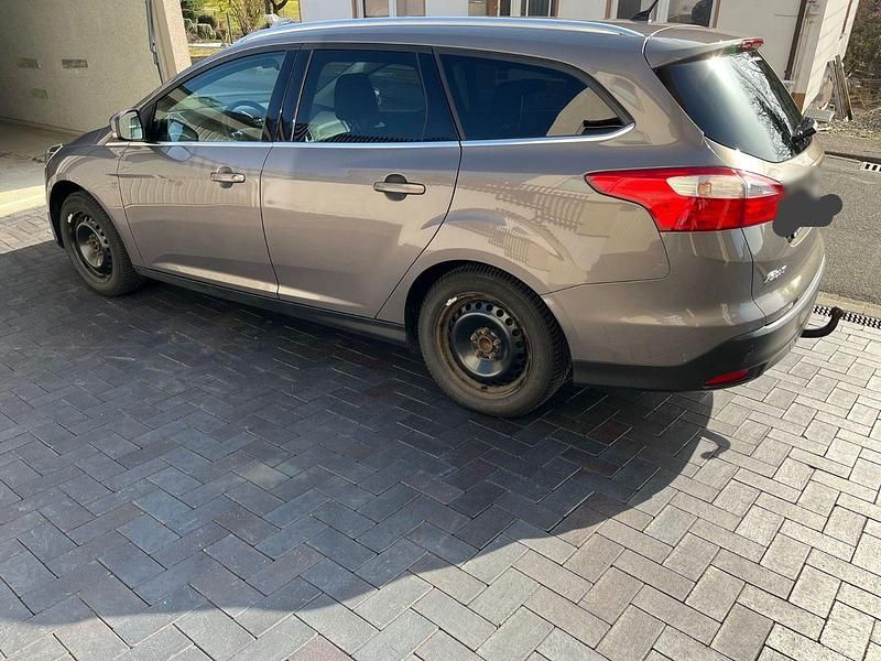 Gebraucht Ford Focus Titanium 116 PS (85 kW) 2014 Braun Kombi