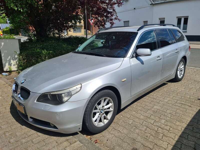 Silber Gebraucht 2004 BMW 525 Kombi | 3.300 € (Fairer Preis) - Bild 1/4