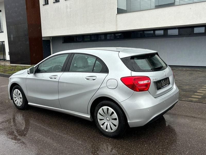 Gebraucht Mercedes A180 122 PS (89 kW) 2013 Silber Limousine