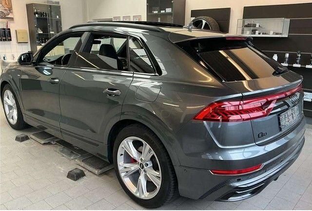 Gebraucht Audi Q8 Ambiente 462 PS (339 kW) 2021 Daytonagrau perleffekt SUV