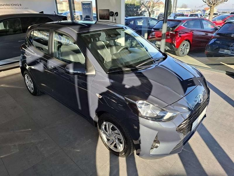 Neu Hyundai i10 Select 65 PS (47 kW) 2025 Grau Kleinwagen