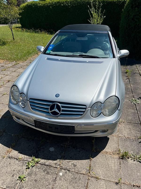 Silber Gebraucht 2003 Mercedes CLK320 Cabrio | 4.800 € (Fairer Preis) - Bild 1/4