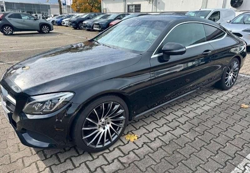 Gebraucht Mercedes C180 156 PS (114 kW) 2017 Schwarz Coupé