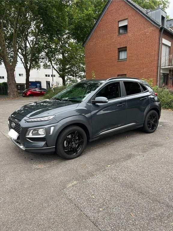 Grau Gebraucht 2019 Hyundai Kona Premium SUV | 16.500 € (Guter Preis) - Bild 1/4