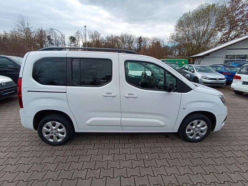 Gebraucht Opel Combo Life Ultimate 131 PS (96 kW) 2023 Weiß Van / Kleinbus