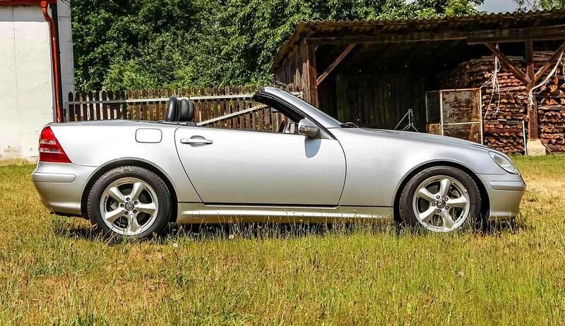 Silber Gebraucht 2001 Mercedes SLK320 Cabrio | 8.800 € (Fairer Preis) - Bild 1/4