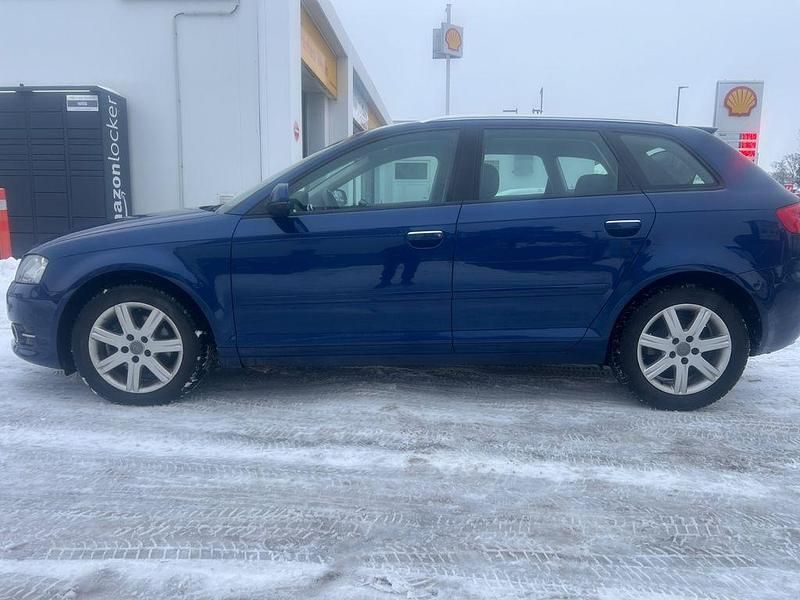 Gebraucht Audi A3 Ambition 140 PS (102 kW) 2011 Blau Kleinwagen