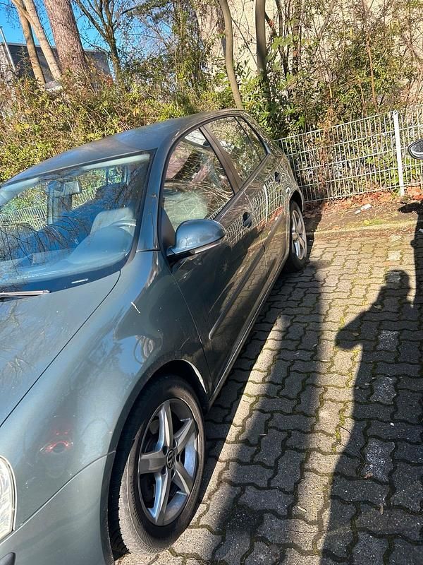 Gebraucht VW Golf V 75 PS (55 kW) 2004 Grün Kleinwagen