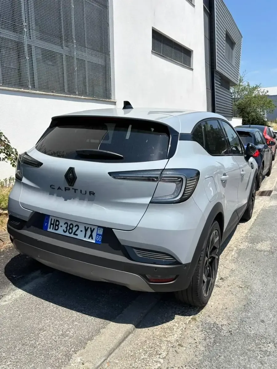 Gebraucht Renault Captur Esprit Alpine 94 PS (69 kW) 2025 Gris rafale SUV