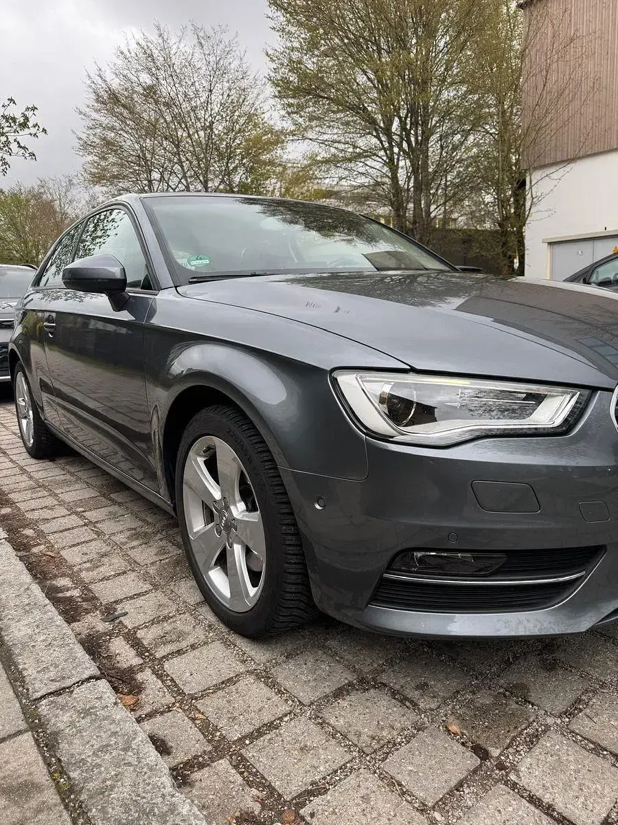Używany Audi A3 Ambiente 179 KM (131 kW) 2014 Szary Sedan/Limuzyna