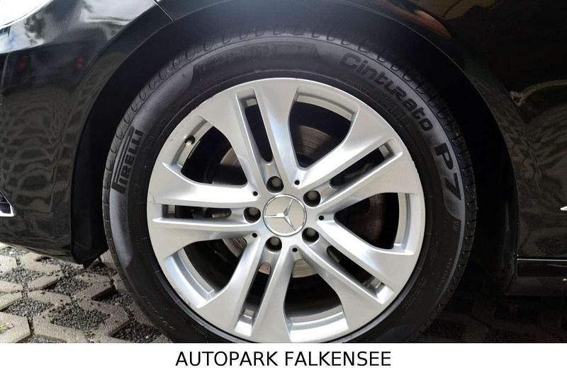 Gebraucht Mercedes E200 Avantgarde 136 PS (100 kW) 2012 Schwarz Kombi