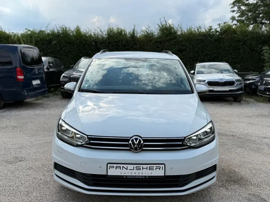 Gebraucht VW Touran Comfortline 150 PS (110 kW) 2021 Weiß Van / Kleinbus