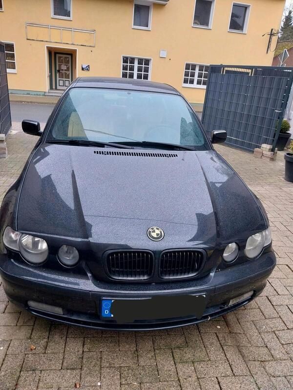 Schwarz Gebraucht 2001 BMW 316 Compact Kleinwagen | 1.990 € (Fairer Preis) - Bild 1/4