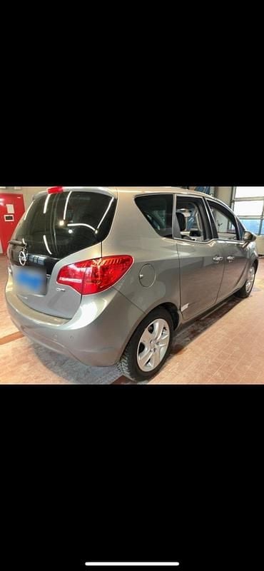 Gebraucht Opel Meriva 100 PS (73 kW) 2011 Braun Van / Kleinbus