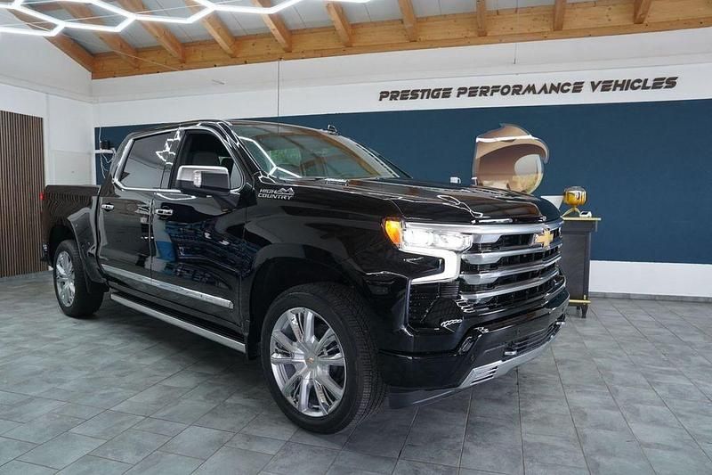 Schwarz Neu 2025 Chevrolet Silverado SUV | 82.900 € (Fairer Preis) - Bild 1/4