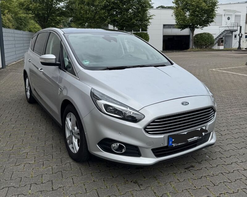 Silber Gebraucht 2018 Ford S-MAX Titanium Van / Kleinbus | 17.900 € (Fairer Preis) - Bild 1/4