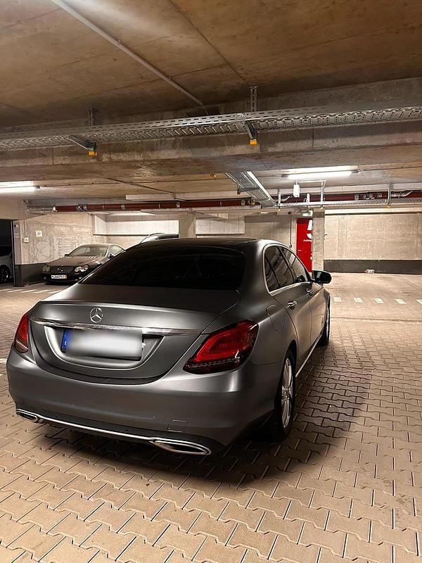 Gebraucht Mercedes C300 258 PS (189 kW) 2019 Grau Limousine