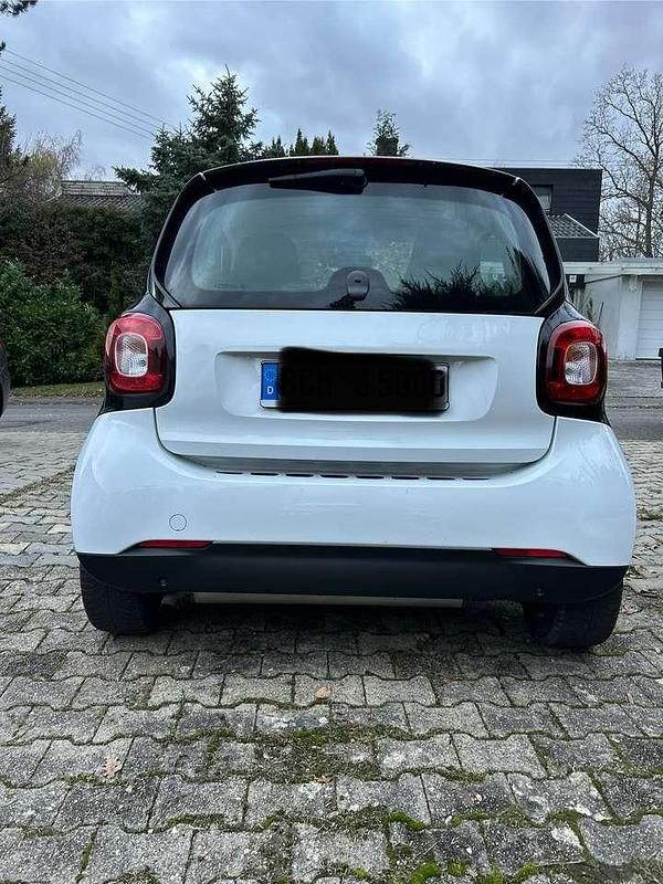 Gebraucht Smart ForTwo Coupé Basis 71 PS (52 kW) 2016 Weiß Kleinwagen
