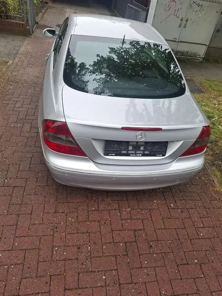 Gebraucht Mercedes CLK220 Avantgarde 150 PS (110 kW) 2007 Silber Coupé