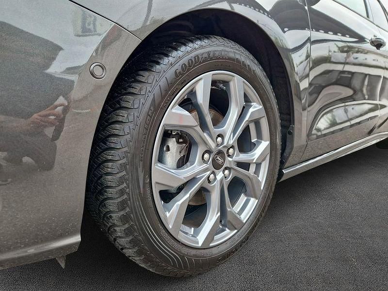 Gebraucht Ford Focus ST-Line X 155 PS (114 kW) 2024 Grau Kombi