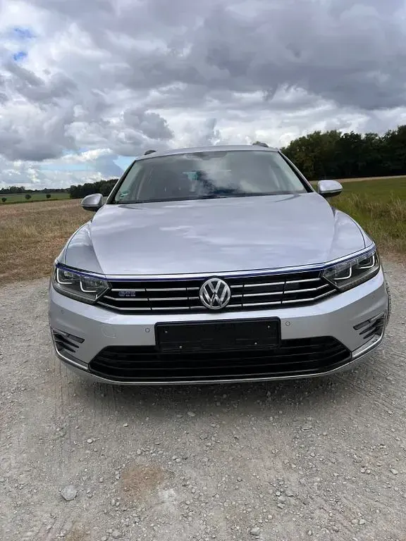 Usata VW Passat GTE 218 CV (160 kW) 2018 Argento Station wagon