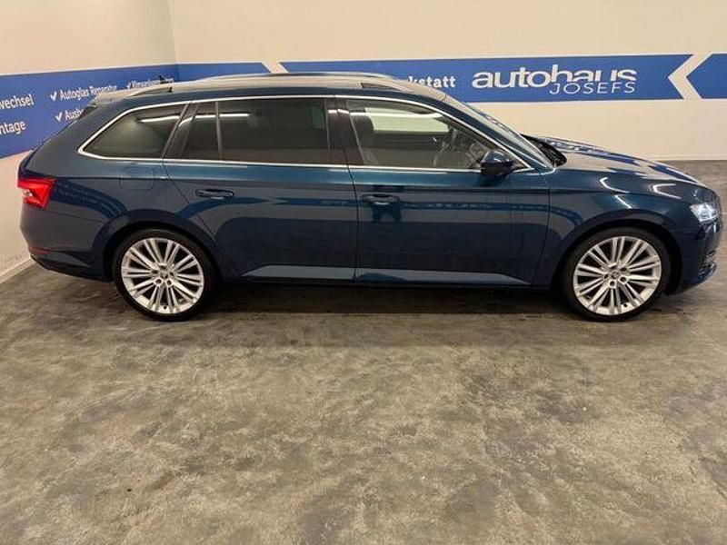 Gebraucht Skoda Superb Style 200 PS (147 kW) 2022 Blau Kombi
