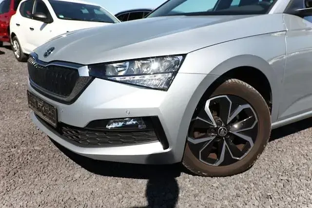 Gebraucht Skoda Scala Ambition 116 PS (85 kW) 2019 Brilliantsilber metallic brilliantsilber metallic Kleinwagen