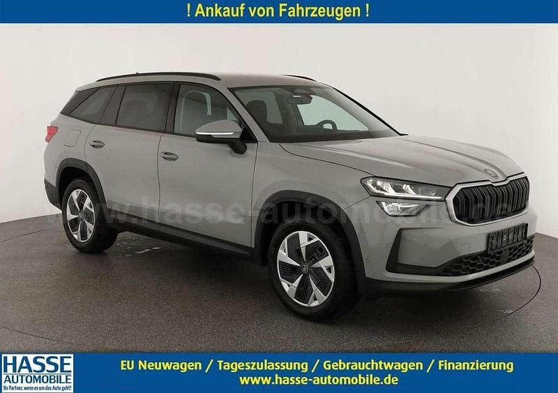 Stahlgrau Neu 2025 Skoda Kodiaq Selection SUV | 43.995 € (Fairer Preis) - Bild 1/4