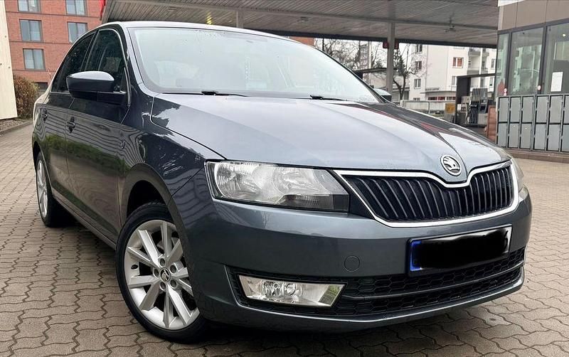 Gebraucht Skoda Rapid Active 105 PS (77 kW) 2014 Grau Kleinwagen