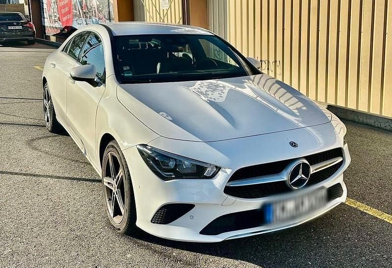Weiß Gebraucht 2020 Mercedes CLA200 Progressive Coupé | 22.990 € (Superpreis) - Bild 1/4
