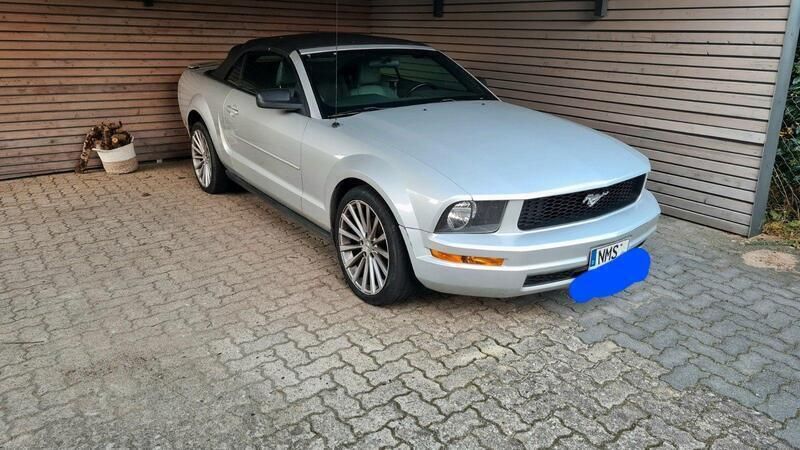 Silber Gebraucht 2006 Ford Mustang Premium Cabrio | 9.800 € - Bild 1/4