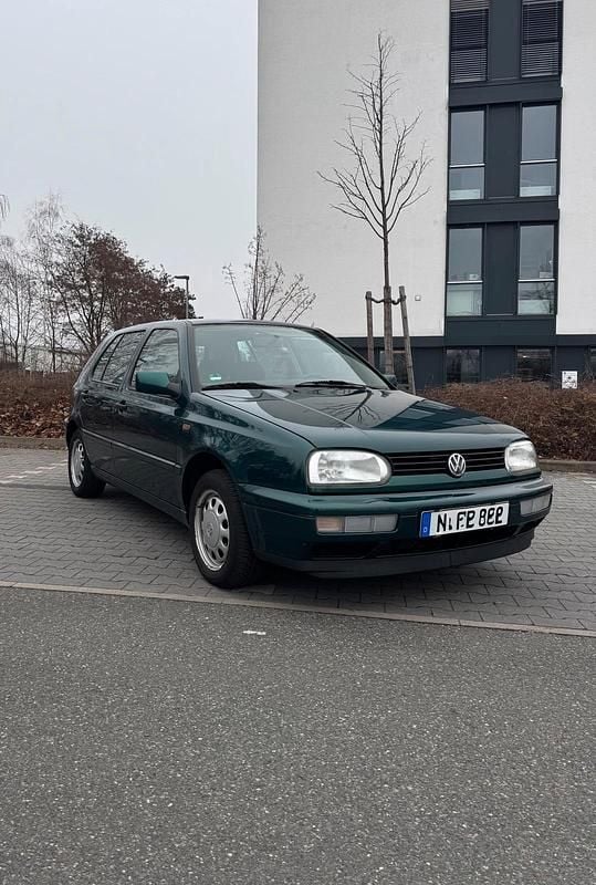 Gebraucht VW Golf III 75 PS (55 kW) 1997 Grün Kleinwagen