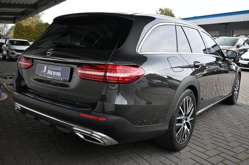 Gebraucht Mercedes E220 All-Terrain 194 PS (142 kW) 2022 Grau Kombi