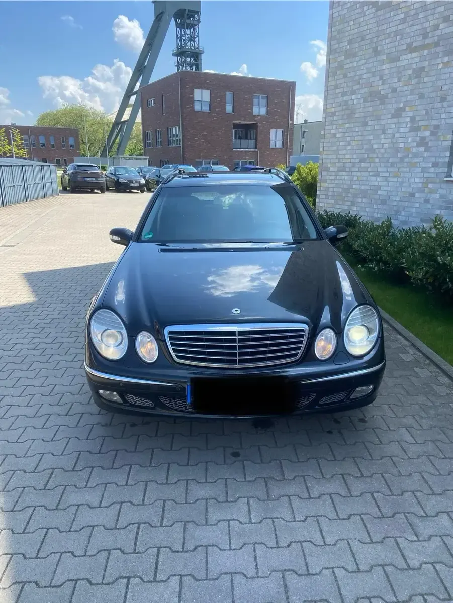 Gebraucht Mercedes E320 204 PS (150 kW) 2004 Schwarz Kombi
